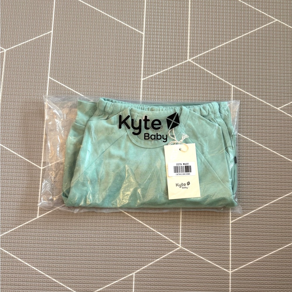 Kyte Baby Bamboo Jersey Short Sleeve Jogger Set (3T)